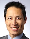 面对职业倦怠与高压工作环境,医生应如何实现职业转型与个人价值重塑? 1 资深心脏病学专家Stanley Liu转型经验分享