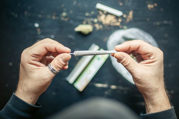 警惕！研究揭示：大麻使用障碍或大幅增加结直肠癌患者死亡风险