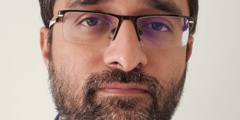 EGFR突变非小细胞肺癌治疗新篇章：奥希替尼、埃万妥单抗等靶向药物深度解析与购药指南