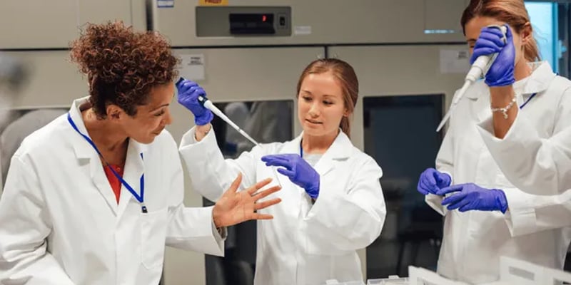 揭秘生物技术：2026年抗癌新药研发趋势与患者用药未来