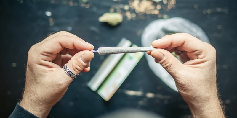 乳腺癌和睾丸癌为何年轻化？大麻使用与发病风险上升的关键证据