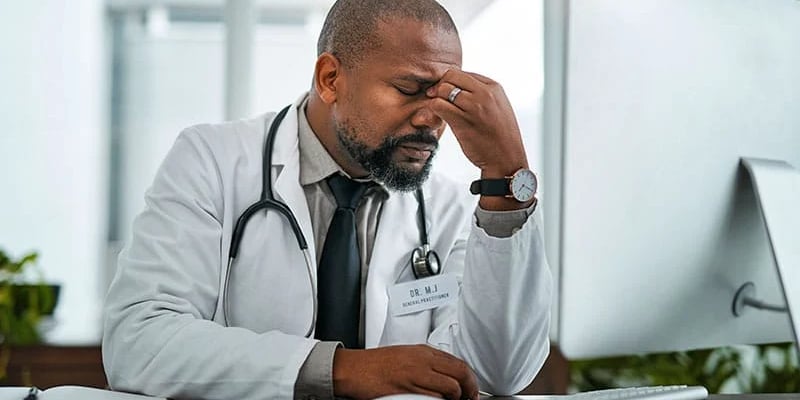 癌症诊疗出现误诊或差错怎么办？看懂医生失误真相与二次诊疗自救指南